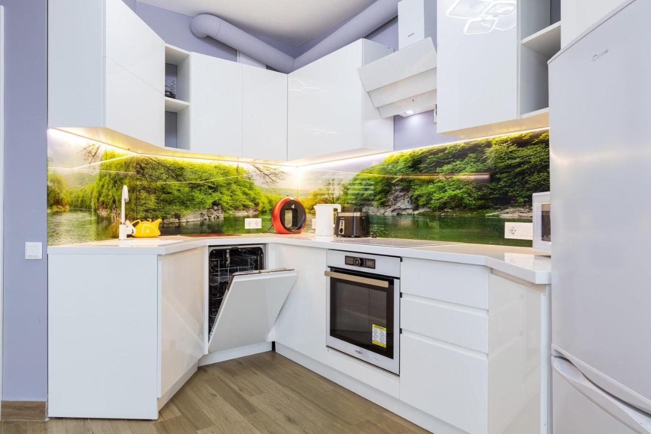 Квартира У Будинку З Власним Бомбосховищем Біля Жд Вокзалу 50 М2 Apartment Kyiv Exterior photo